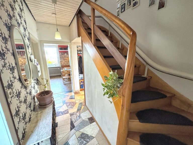 k-95637126-84C6-4E21-9645-2D6B0C258B47