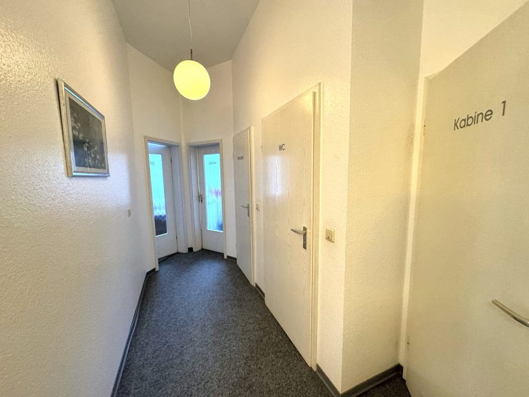 k-B020D6F4-9B3B-49AD-8475-F9A541E7544F